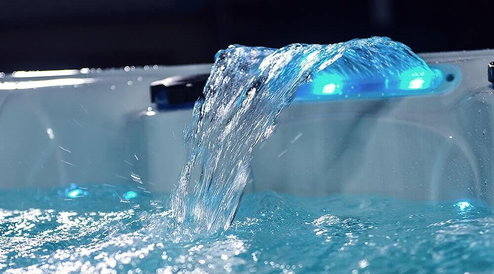 Slap v masažnem bazenu.